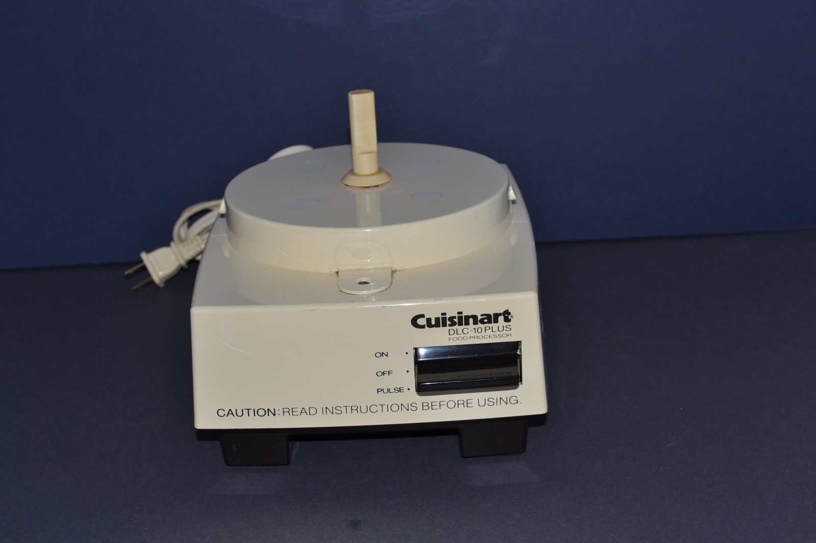 VINTAGE CUISINART DLC-10 PLUS FOOD PROCESSOR MOTOR BASE TESTED  **(WORKS)**