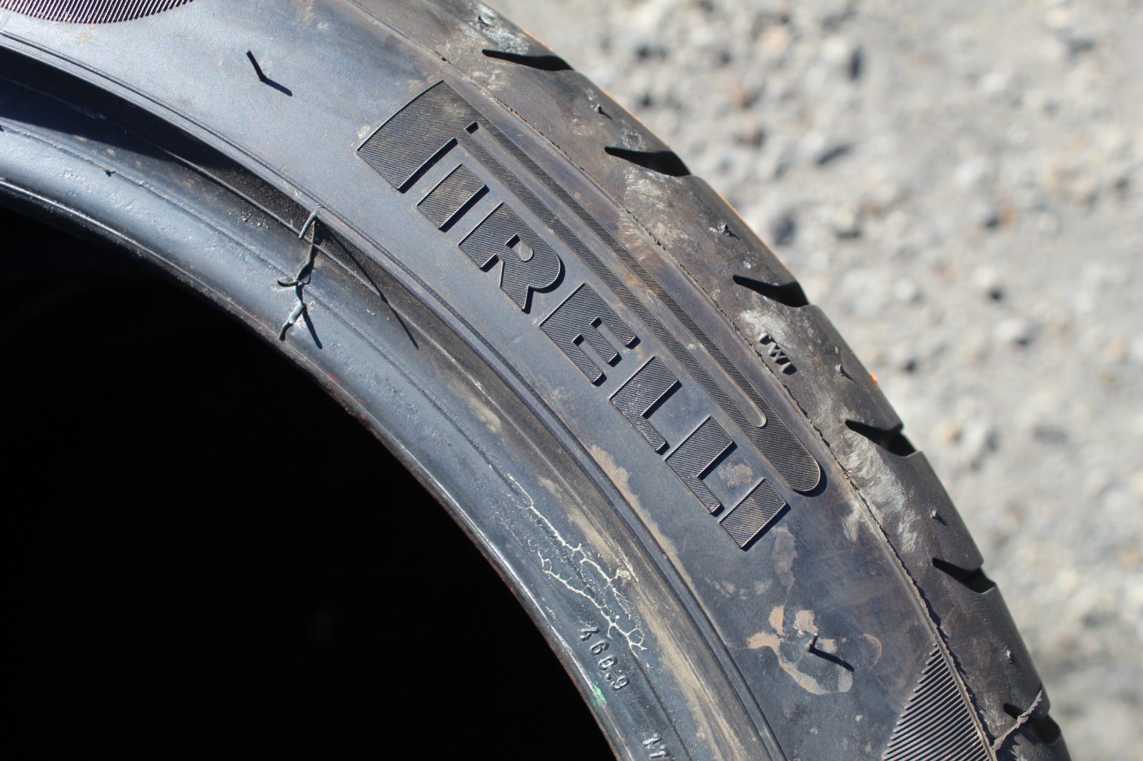 255 35 18 Pirelli, P Zero, XL, MO, R01, 94Y, x2 A Pair 6.8mm (F1_tyres) L3844