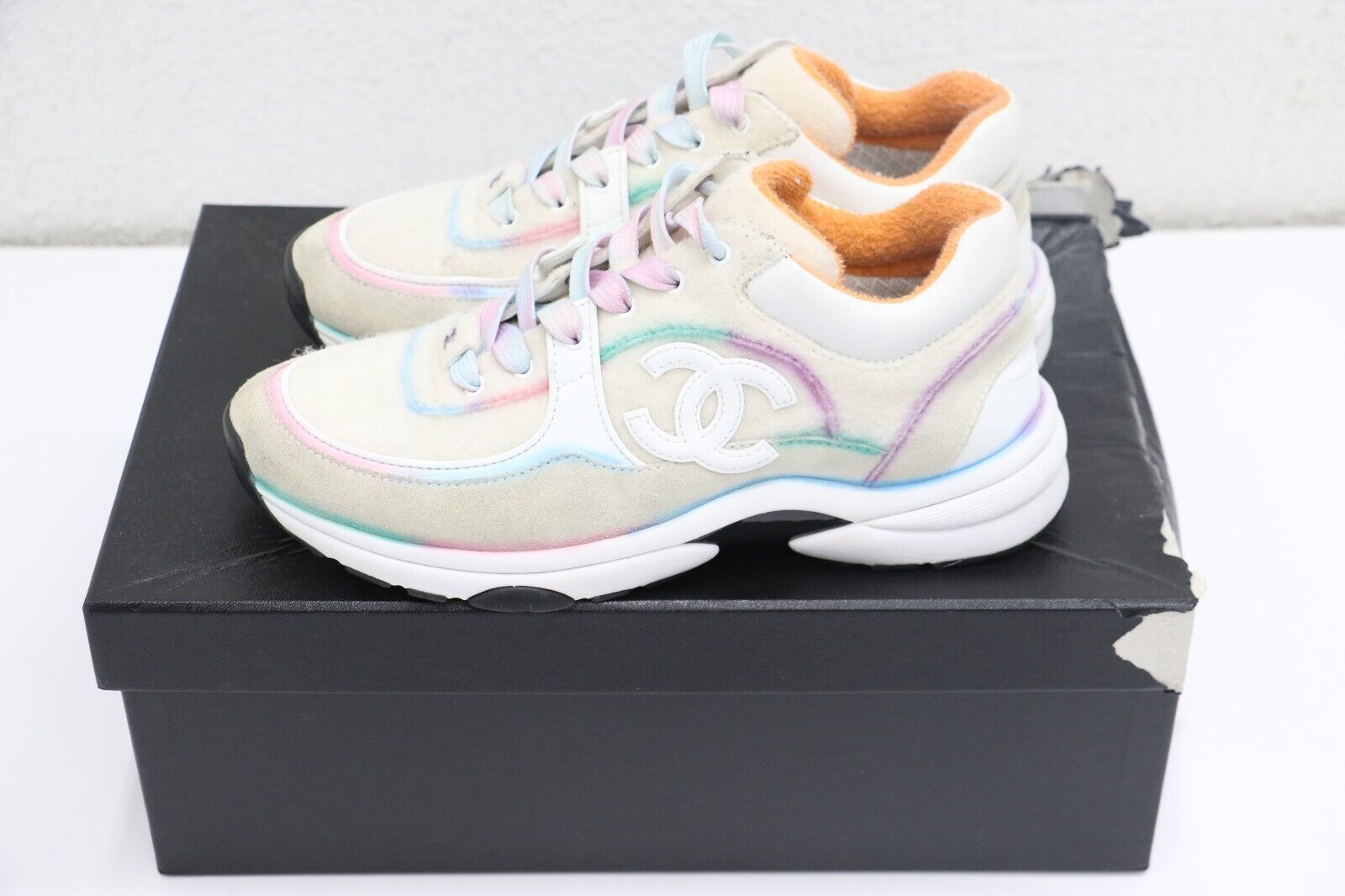 CHANEL Interlocking CC Logo Chunky Sneakers Womens Size 38 CHANEL Interlocking CC Logo Chunky Sneakers Womens Size 38