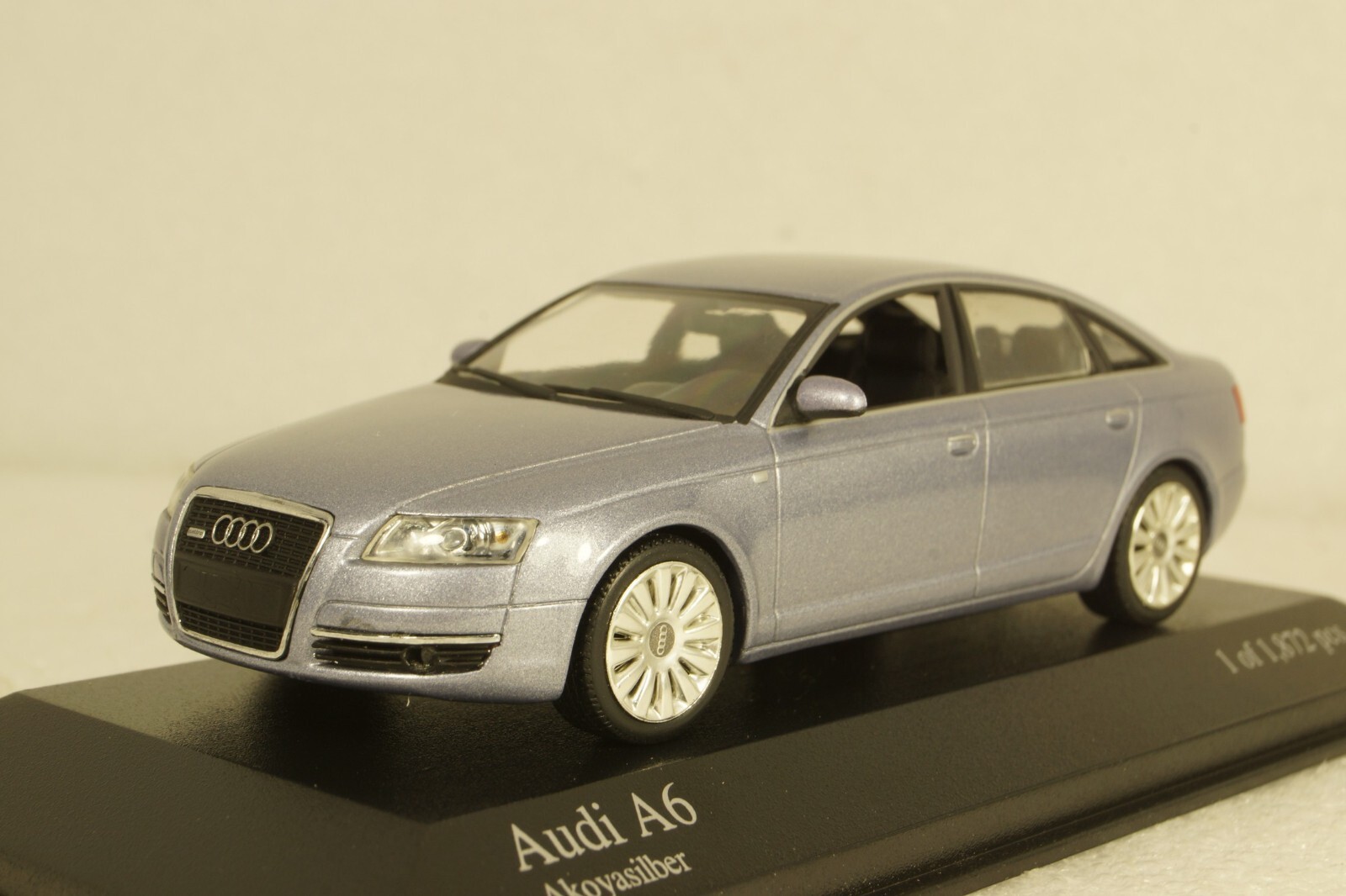 アウディ特注 ミニチャンプス 1/43 アウディ A6 アバント (シルバー) Amazon | ミニカー 1/43 ミニチャンプス アウディ A6 アバント