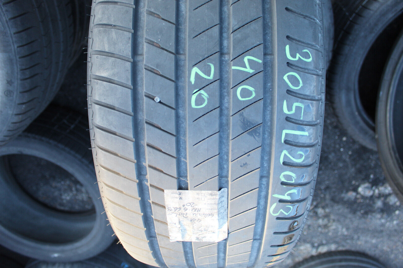 305 40 20 Bridgestone, Runflat, XL, 112Y, x1 Single Tyre 6.0mm (F1_tyres) L2043