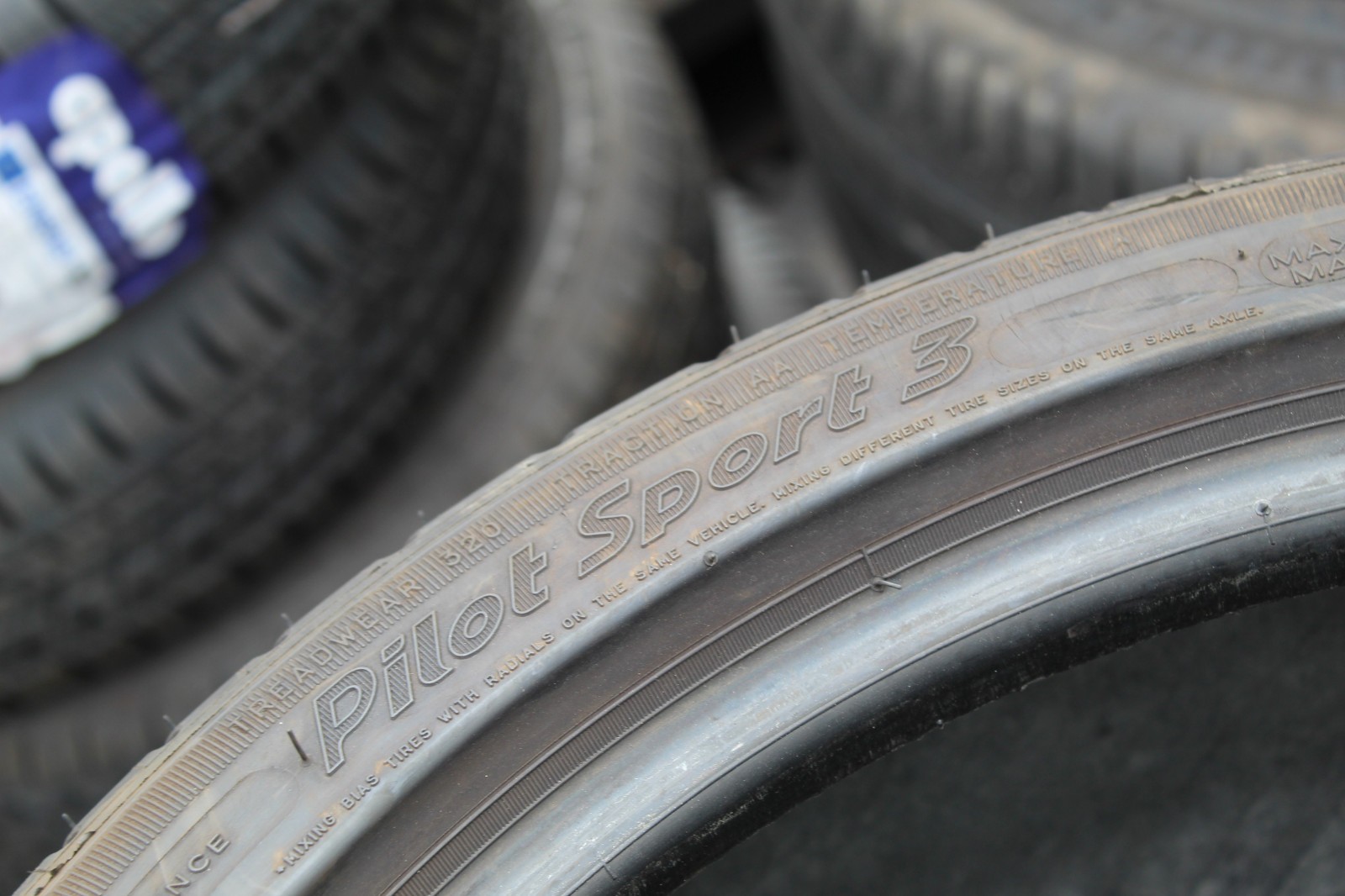 265 35 18 Michelin, Pilot Sport 3, XL, 97Y, x2 A Pair 5.7mm (F1_tyres) FO L3628