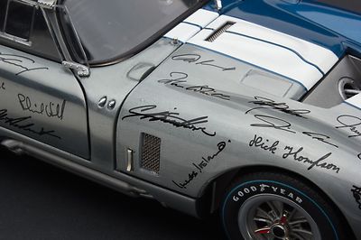 1965 Cobra Daytona 50th Anniversary Signatures Edition 1:18 RLG18016C