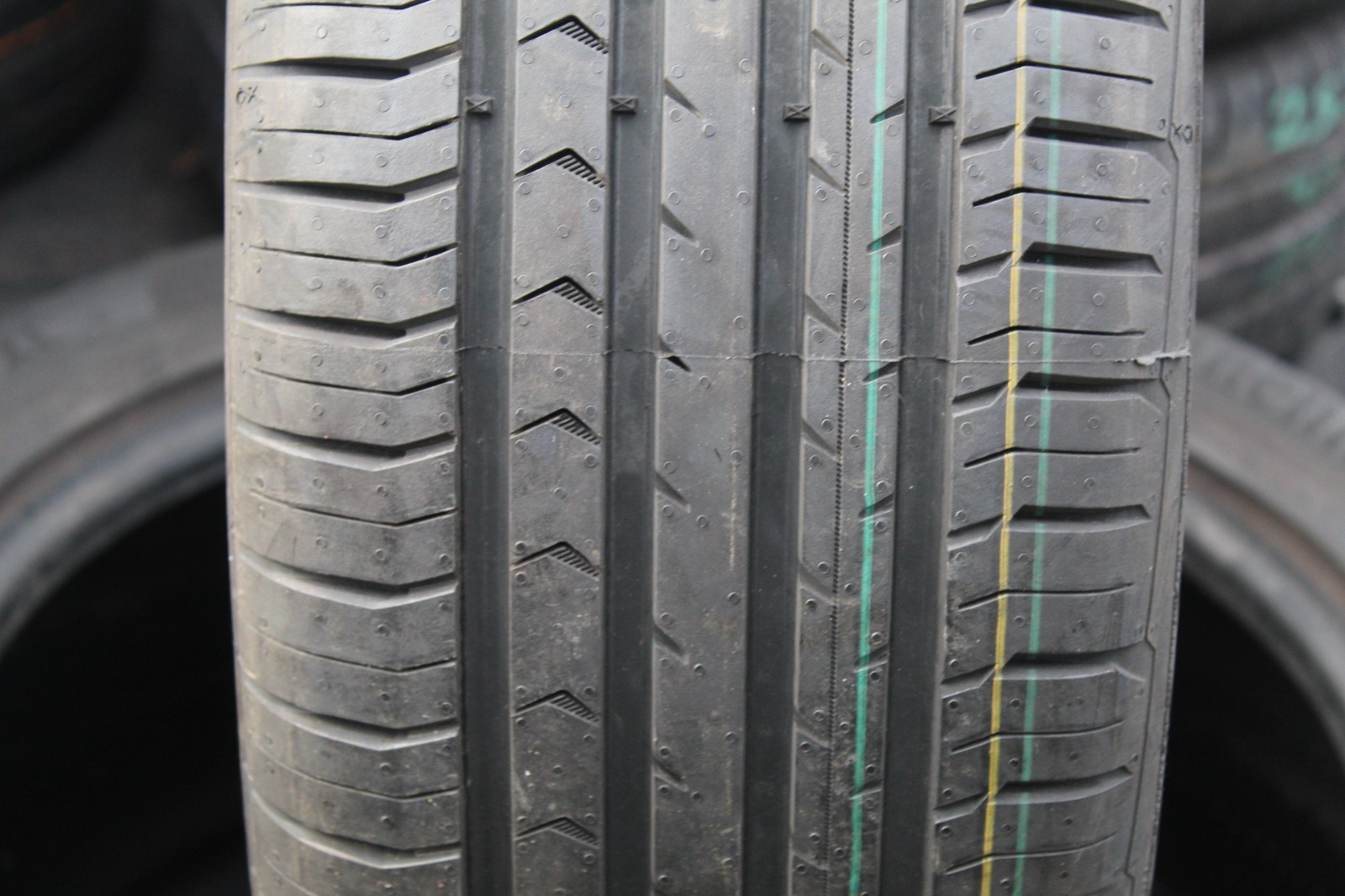 New 215 55 17 Continental, CPC 5, C-Seal, 94V, x1 Single Tyre (F1_tyres) L3861