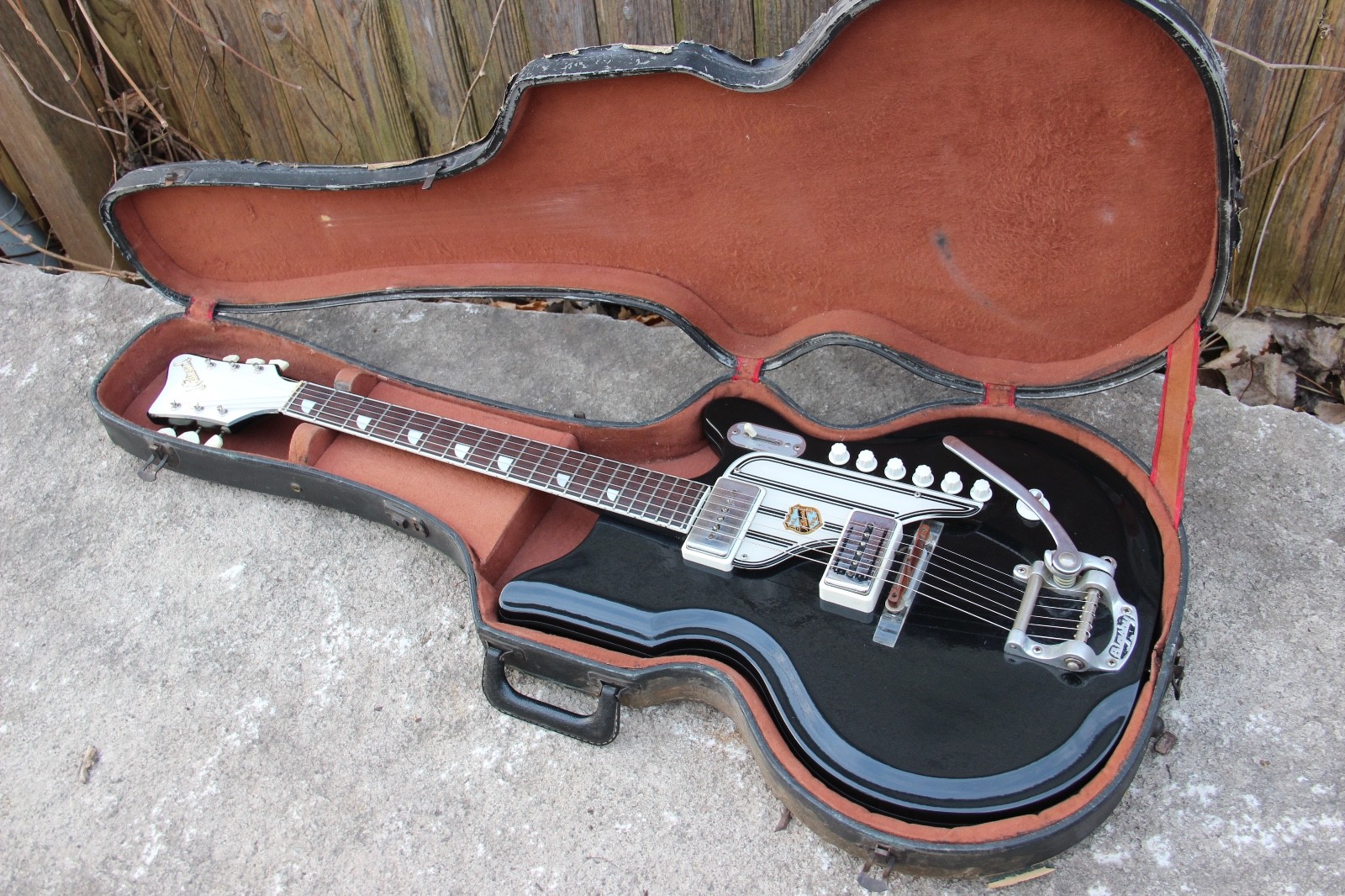 VINTAGE 1960's VALCO BUILT NATIONAL VAL PRO 88 RESOGLASS ELECTRIC GUITAR *RARE*