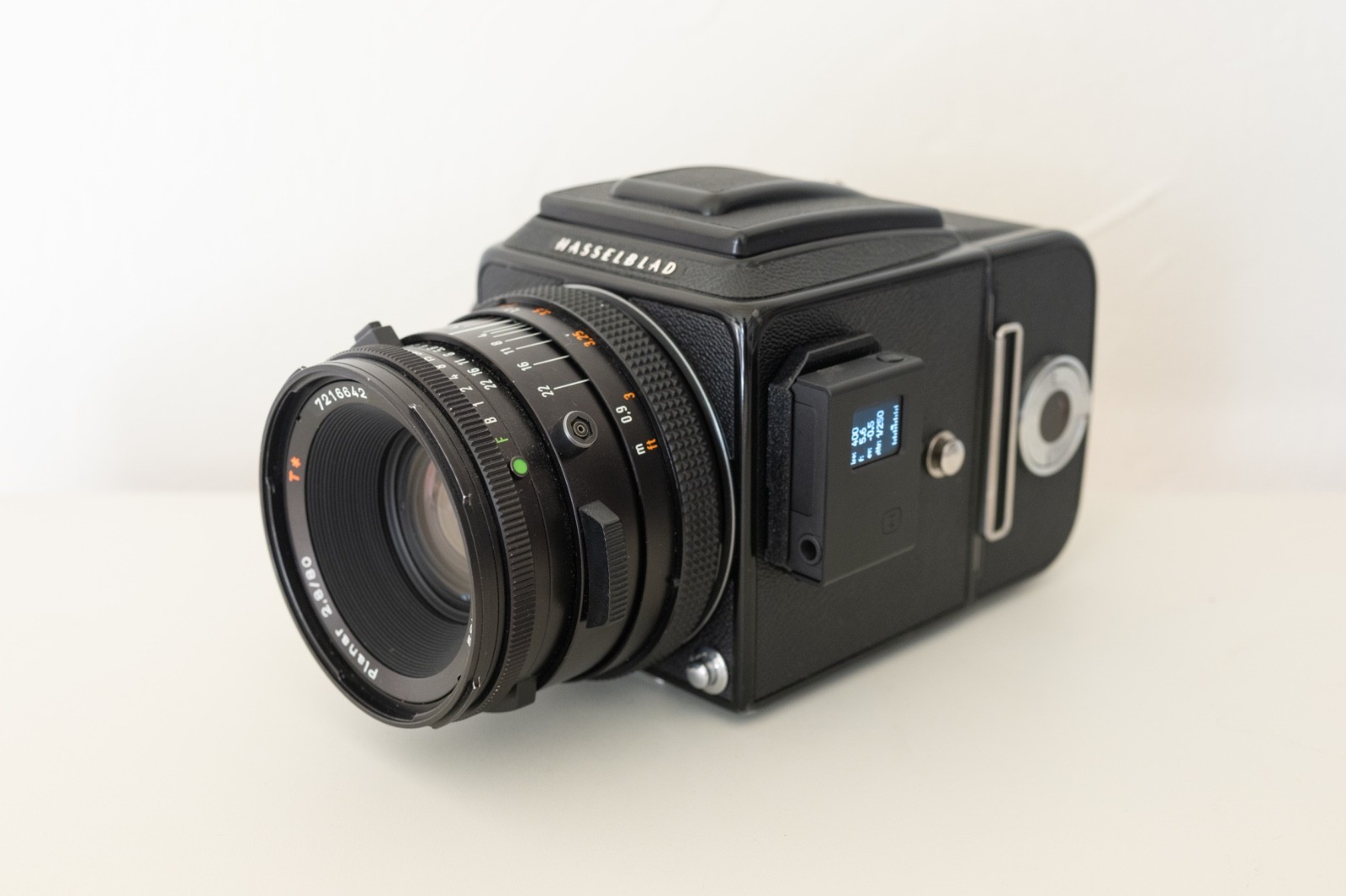 Hasselblad 500C/M・Planar 80mm f/2.8 HAS-TU72142_001_1800x1800.jpg?