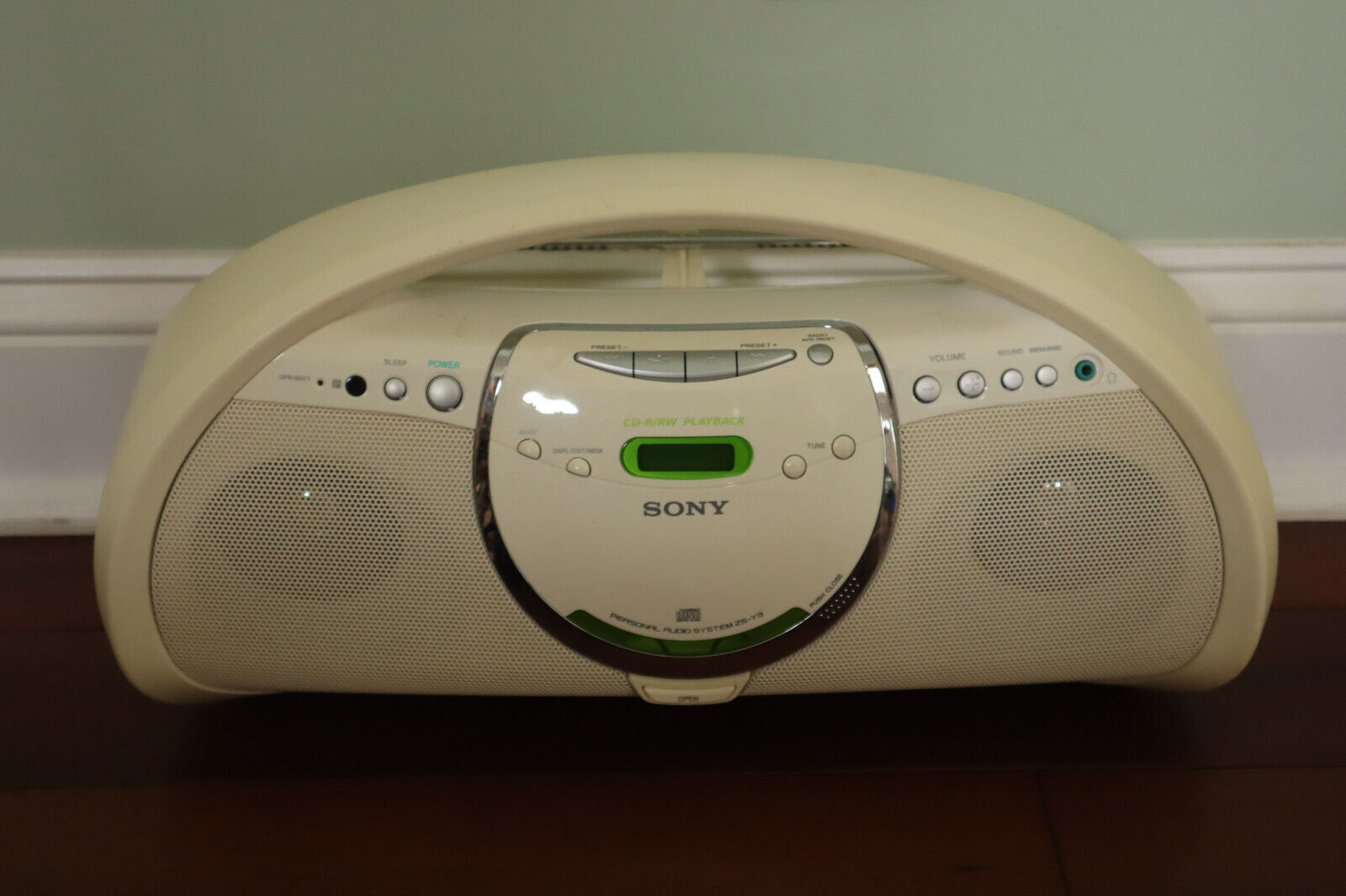 Sony Personal Audio System ZS-Y3 White Portable AM/FM Radio Sony Personal Audio System ZS-Y3 White Portable AM/FM Radio