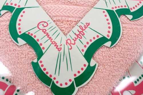 VTG 1950's 3 PC MIB Cannon Towel Set Cannons Ruffle Pink Terry Cloth GLAMPING