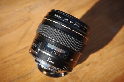 Canon EF 85mm f1.8 USM Lens / Grade A Condition