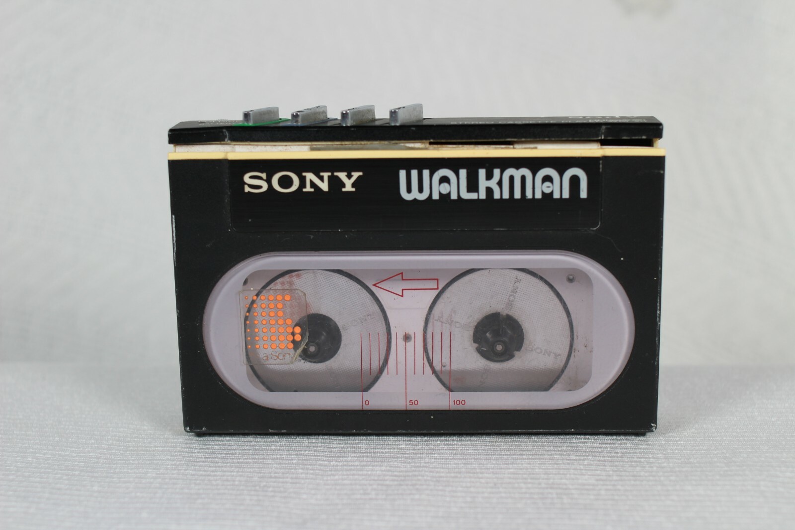 SONY WM-20 WALKMAN CASSETTE PLAYER NOT WORKING FOR PARTS OR SONY WM-20 WALKMAN CASSETTE PLAYER NOT WORKING FOR PARTS OR