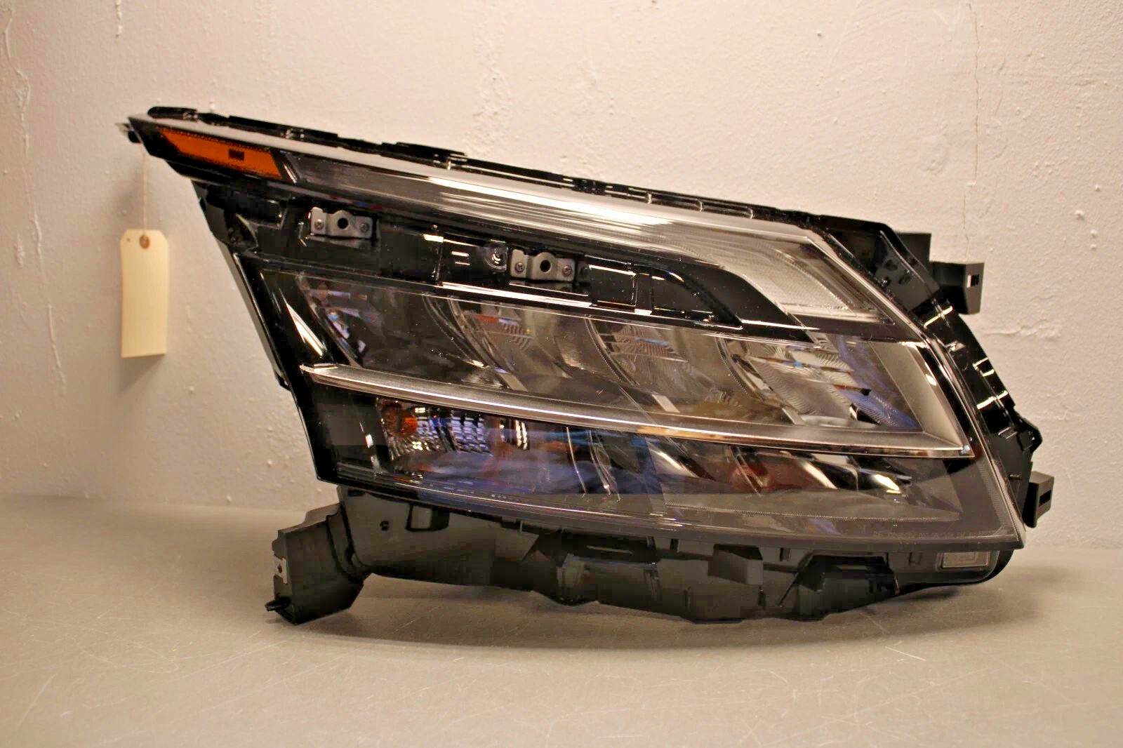 2021 2023 NISSAN PATHFINDER RIGHT SIDE HEADLIGHT WITH LED OEM