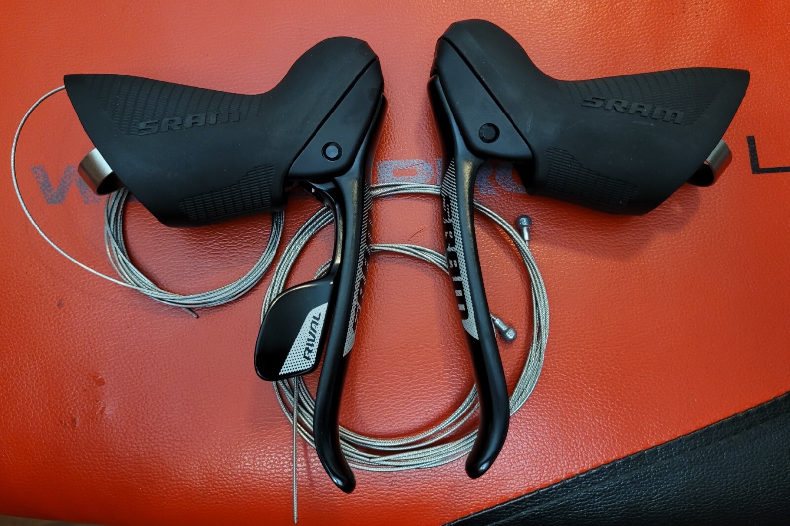 新品SRAM RIVAL22シフターレバー右のみ11速 春得セール)スラム（SRAM） RIVAL22 シフトブレーキレバー 右