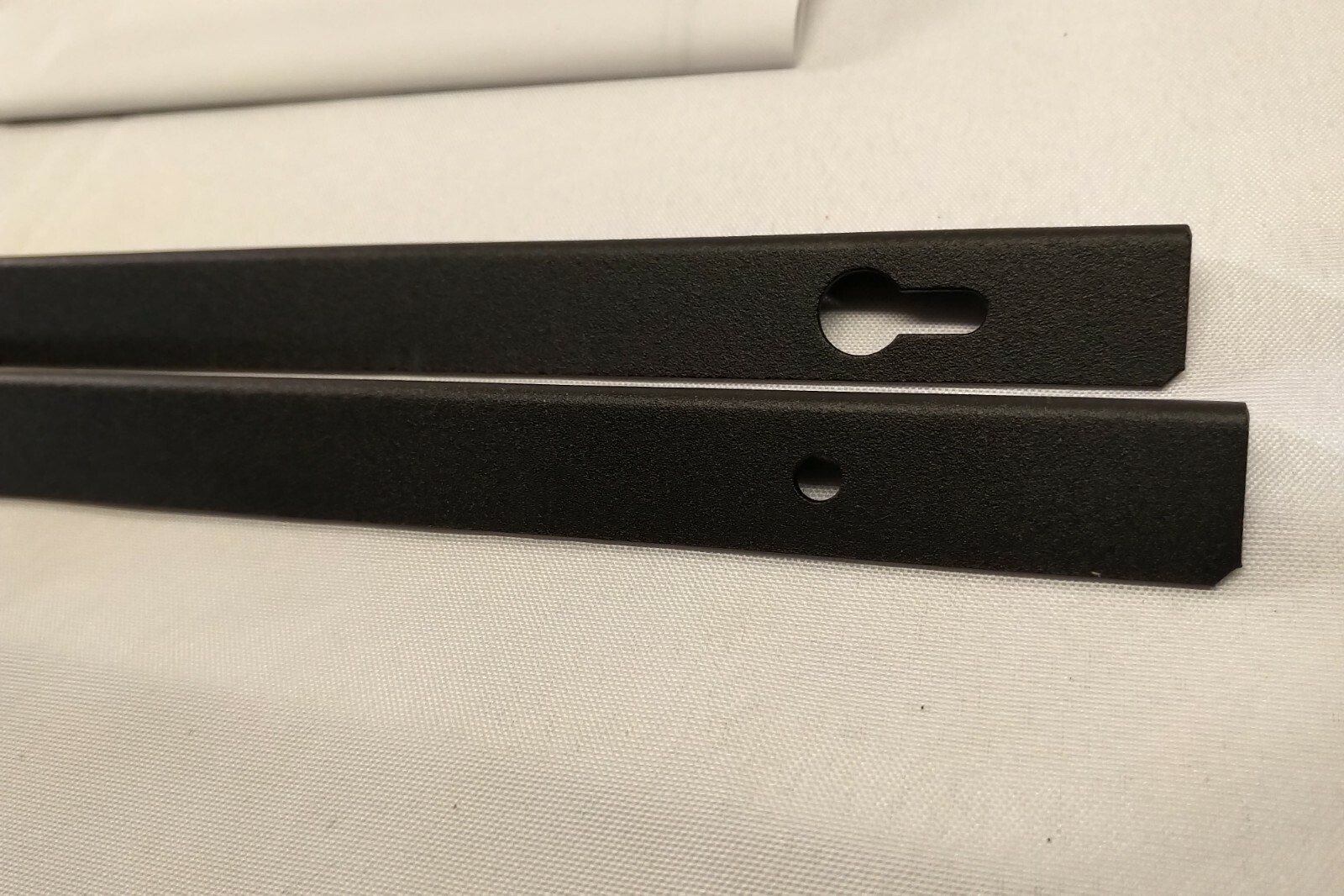 Brocade FastIron Edge Switch Wall Mount - Bracket Kit -WMK-70076-001-FES
