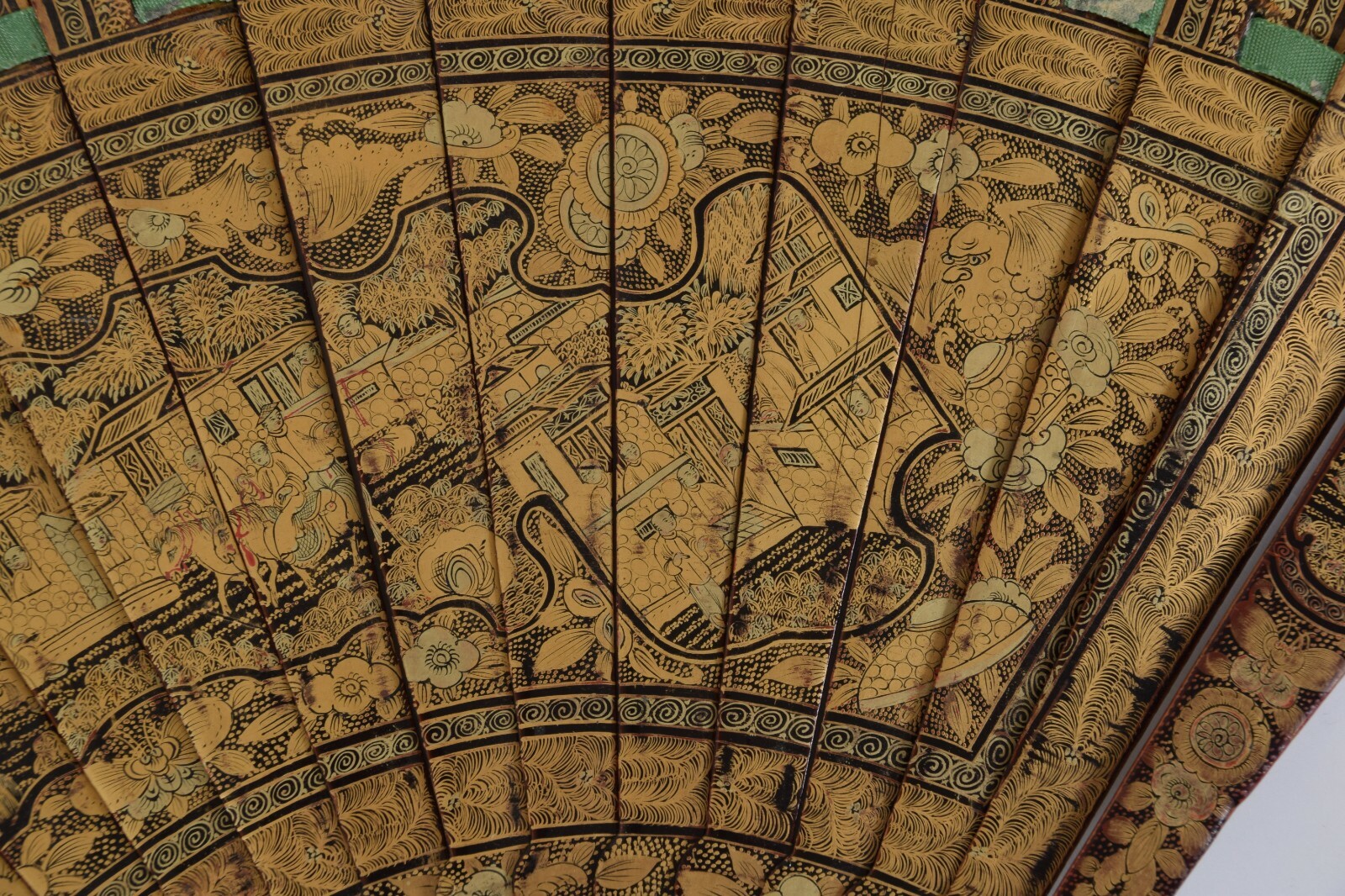 Fine 19C Antique Chinese Gold Gilt Hand Painted Black Lacquer Brise Fan Qing