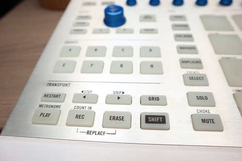 Native Instruments MK2 ( White )