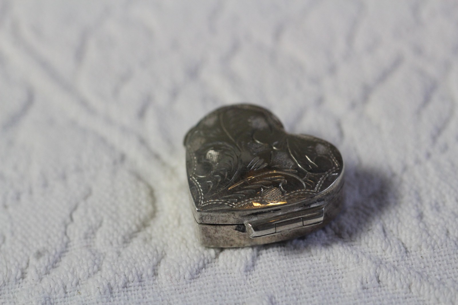 Vintage Sterling Silver Engraved Heart Shape Hinged Lid Pill Box