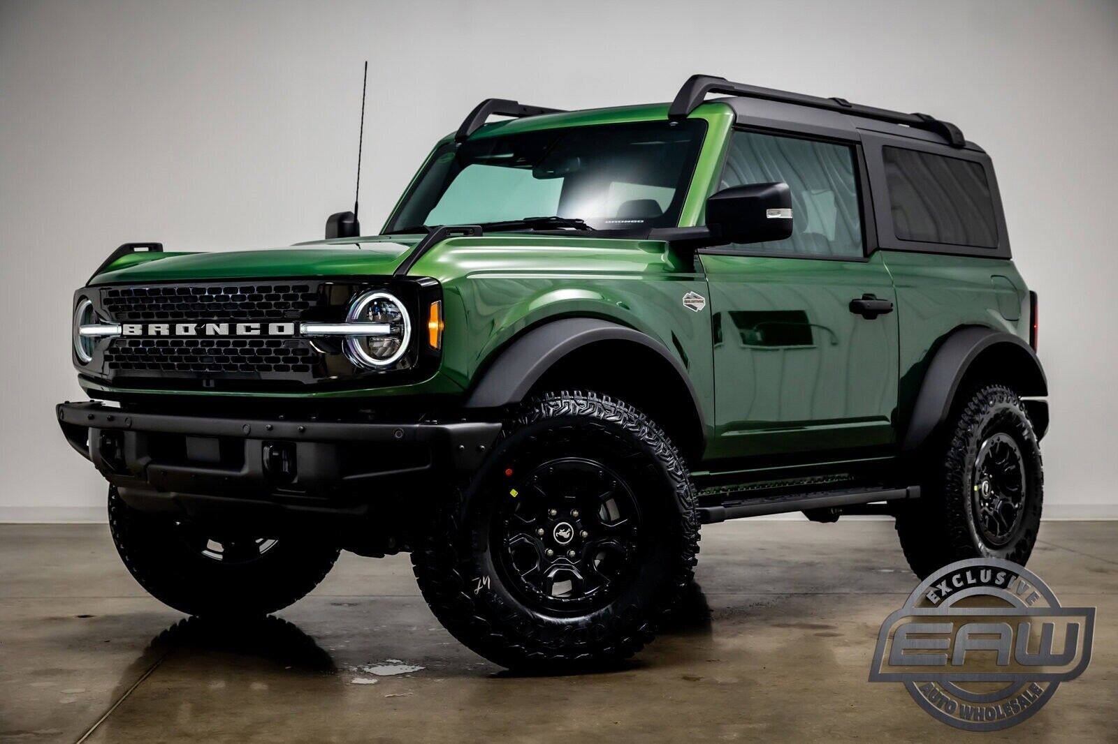 2022 Ford Bronco Wildtrak 8 Miles Eruption Green Metallic Convertible