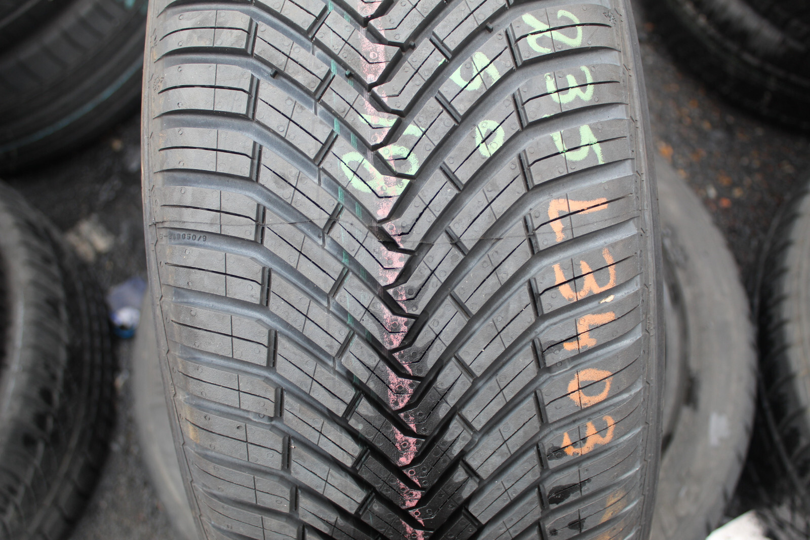 New 235 50 18 Continental, All Season, XL, 101V, x1 Single Tyre (F1_tyres) L3403