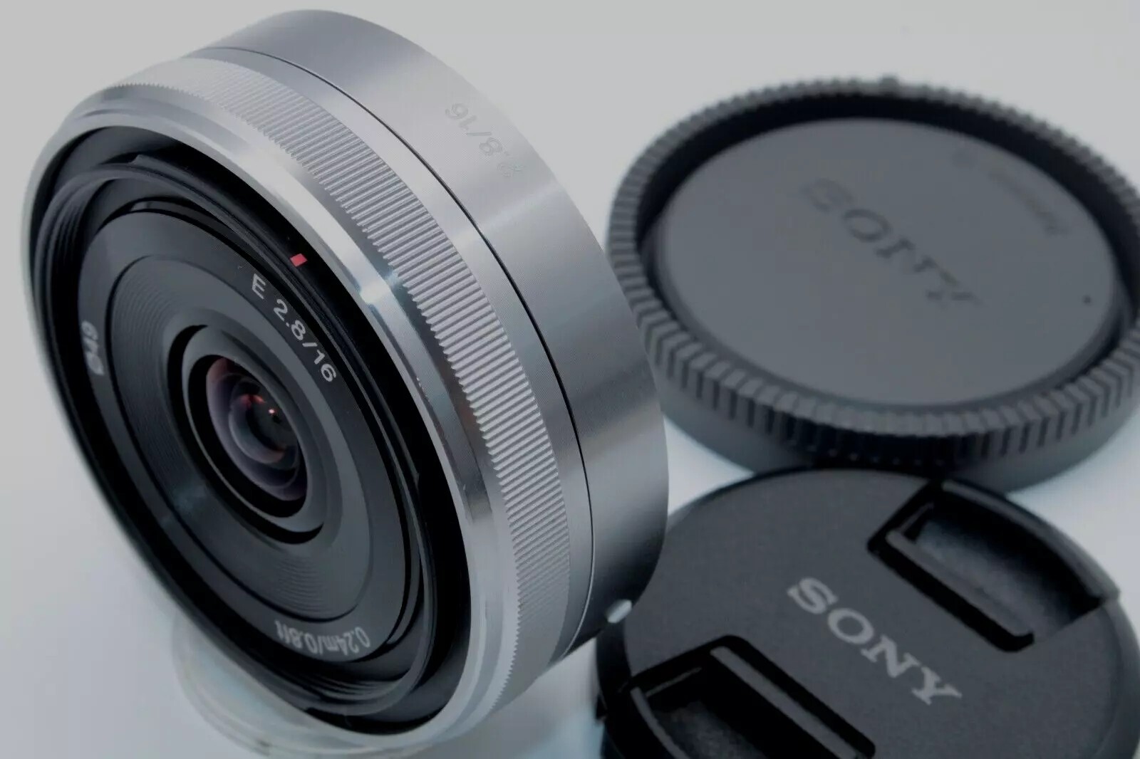 Near Mint Sony E 16mm f/2.8 Ultra Wide Angle Lens SEL16F28 w Near Mint Sony E 16mm f/2.8 Ultra Wide Angle Lens SEL16F28 w