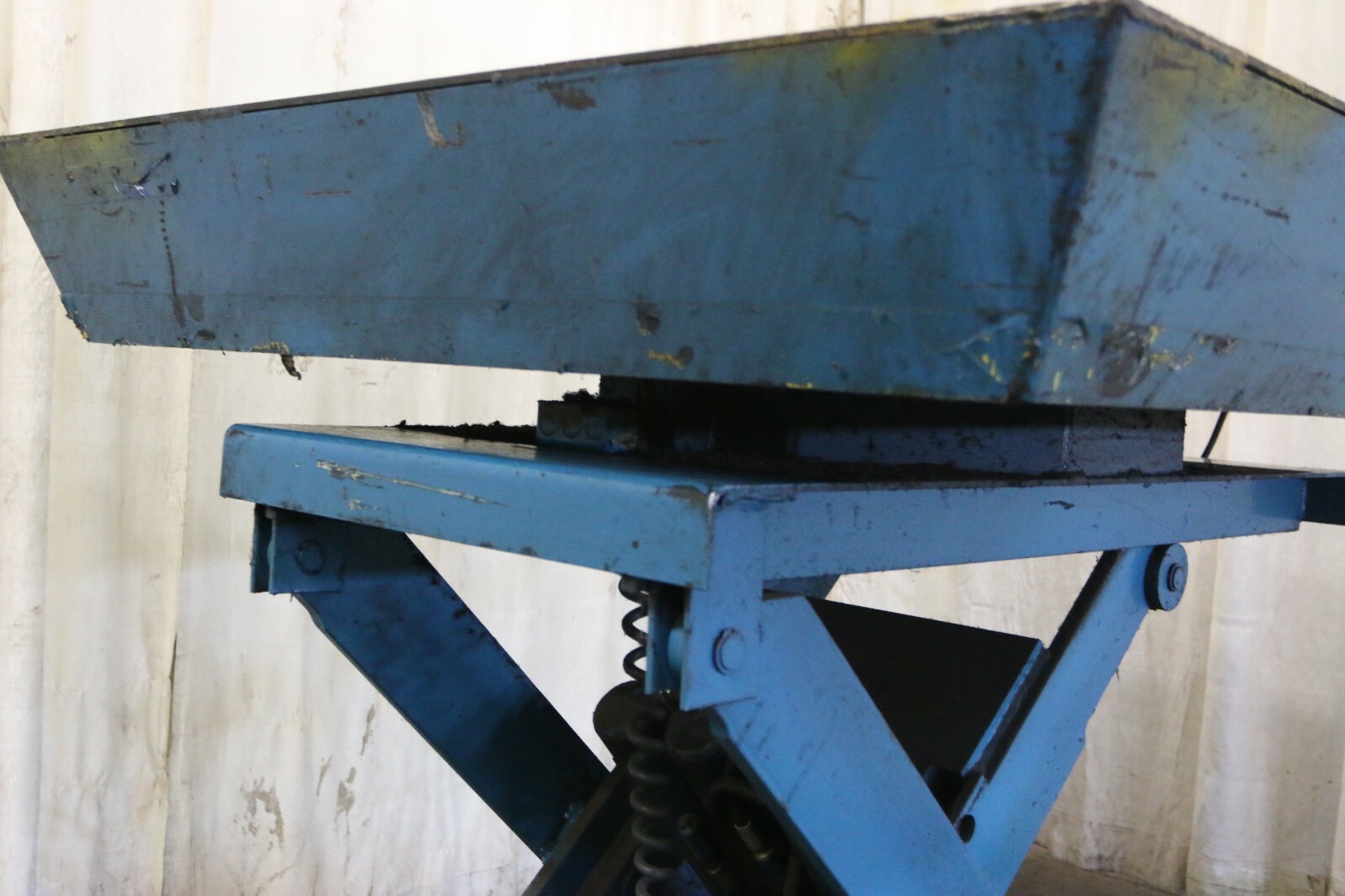 6,000 LBS HYDRAULIC SCISSOR LIFT TABLE: YODER #69254