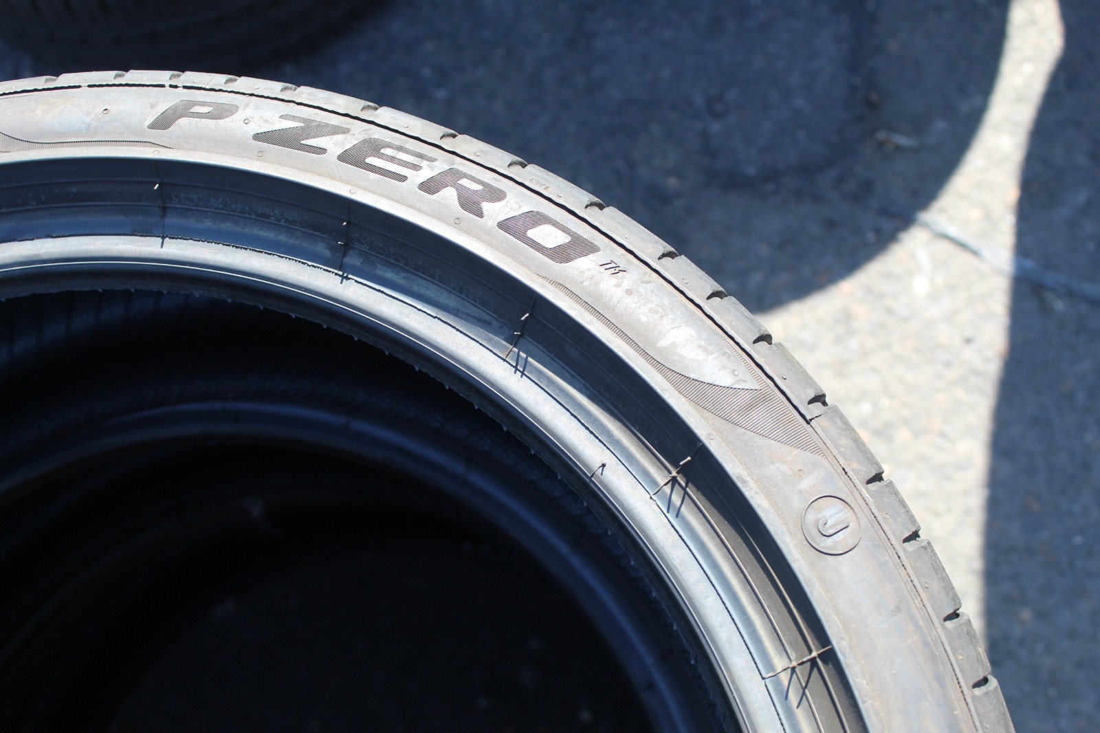 225 40 19 Pirelli, P Zero, 93V&W, x2 A Pair 6.5mm (F1_tyres) FO L3742