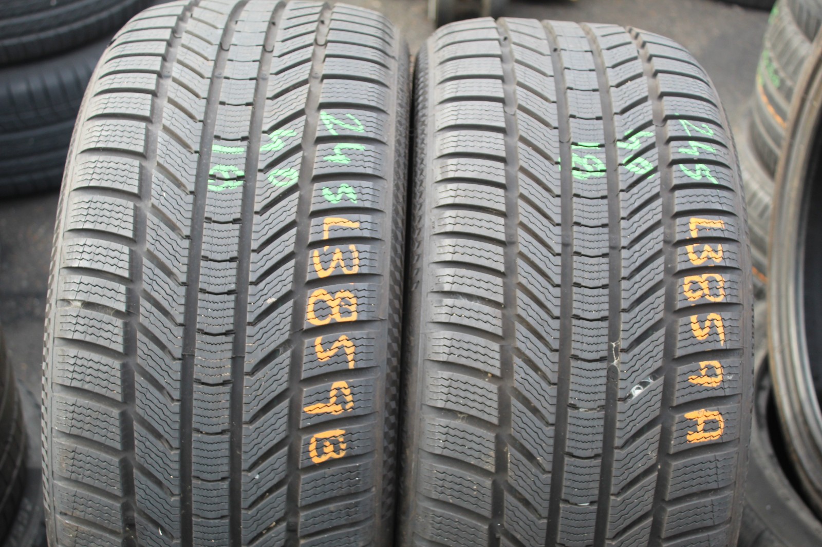245 40 18 Continental, Winter, M+S, 97V, x2 A Pair 8.0mm (F1_tyres) L3859