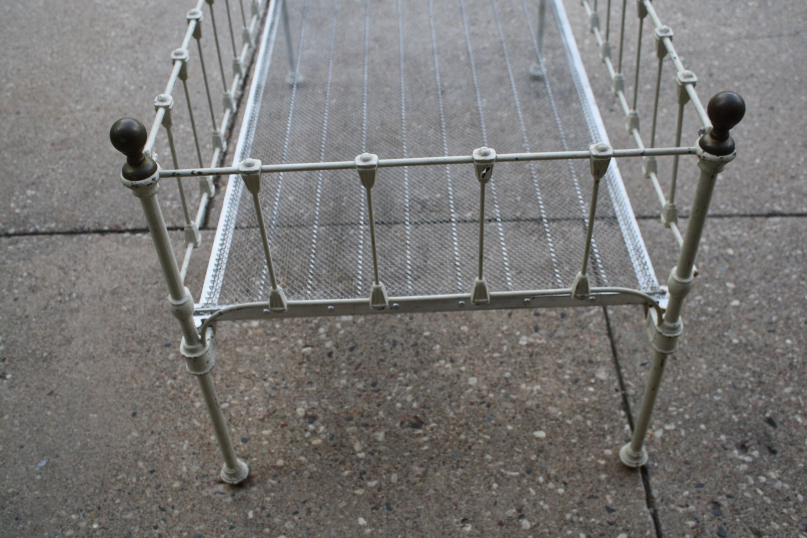 Antique Victorian Childs Crib Cast Iron Bed ~Painted with Castors/Wheels HEAVY