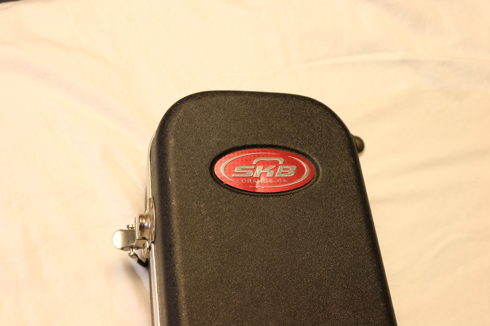 SKB BLACK HARDSHELL CASE  FOR ELECTRIC GUITAR  L386