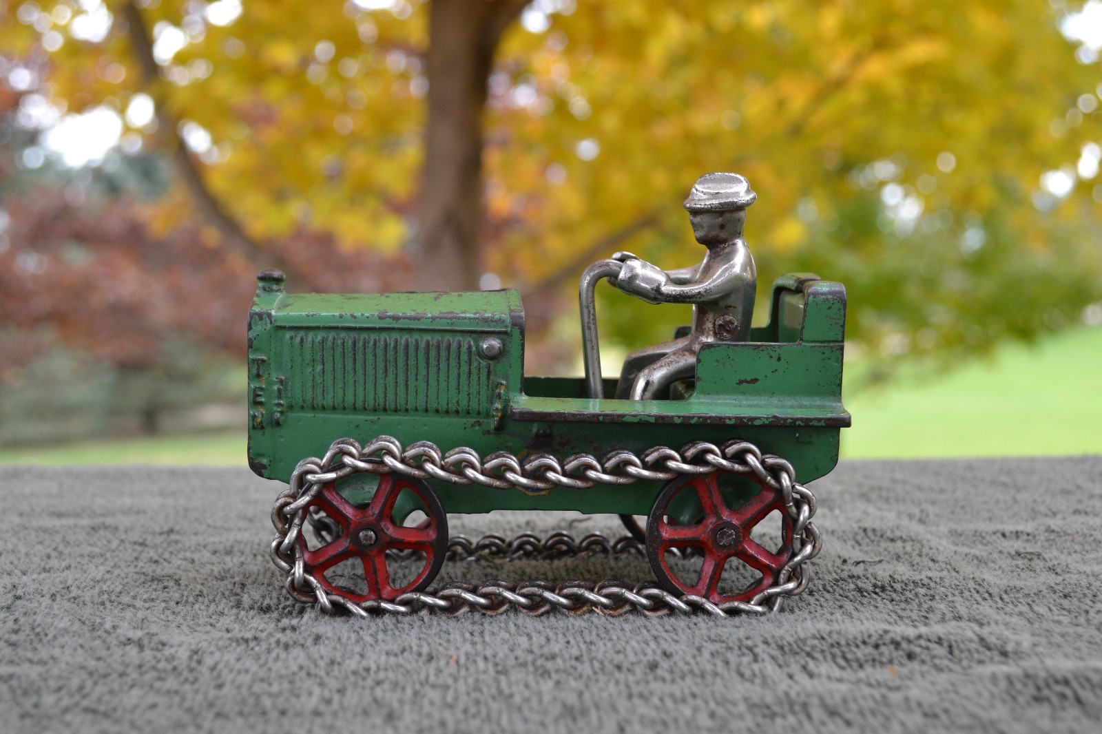 Vintage Arcade Cast Iron Caterpillar Ten Crawler/Tractor Toy Excellent Original