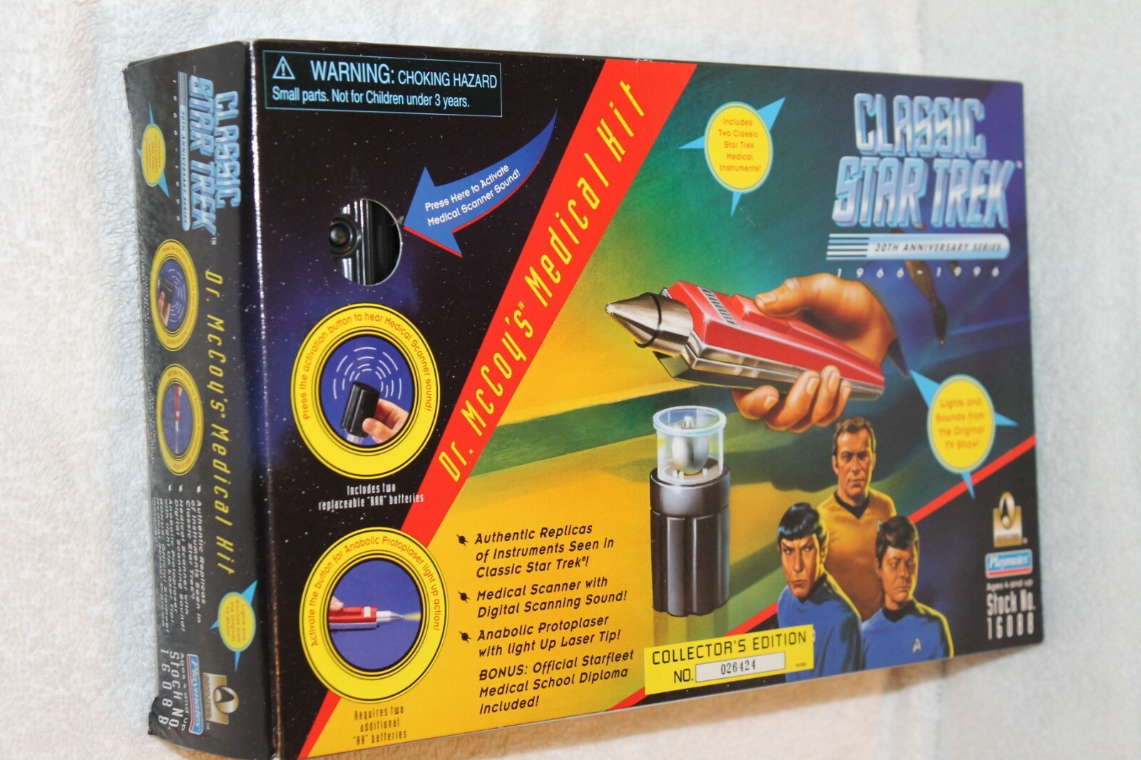 MIB 30th Anniv. Classic Star Trek Dr. McCoy's Medical Kit Playmates 16088 1996