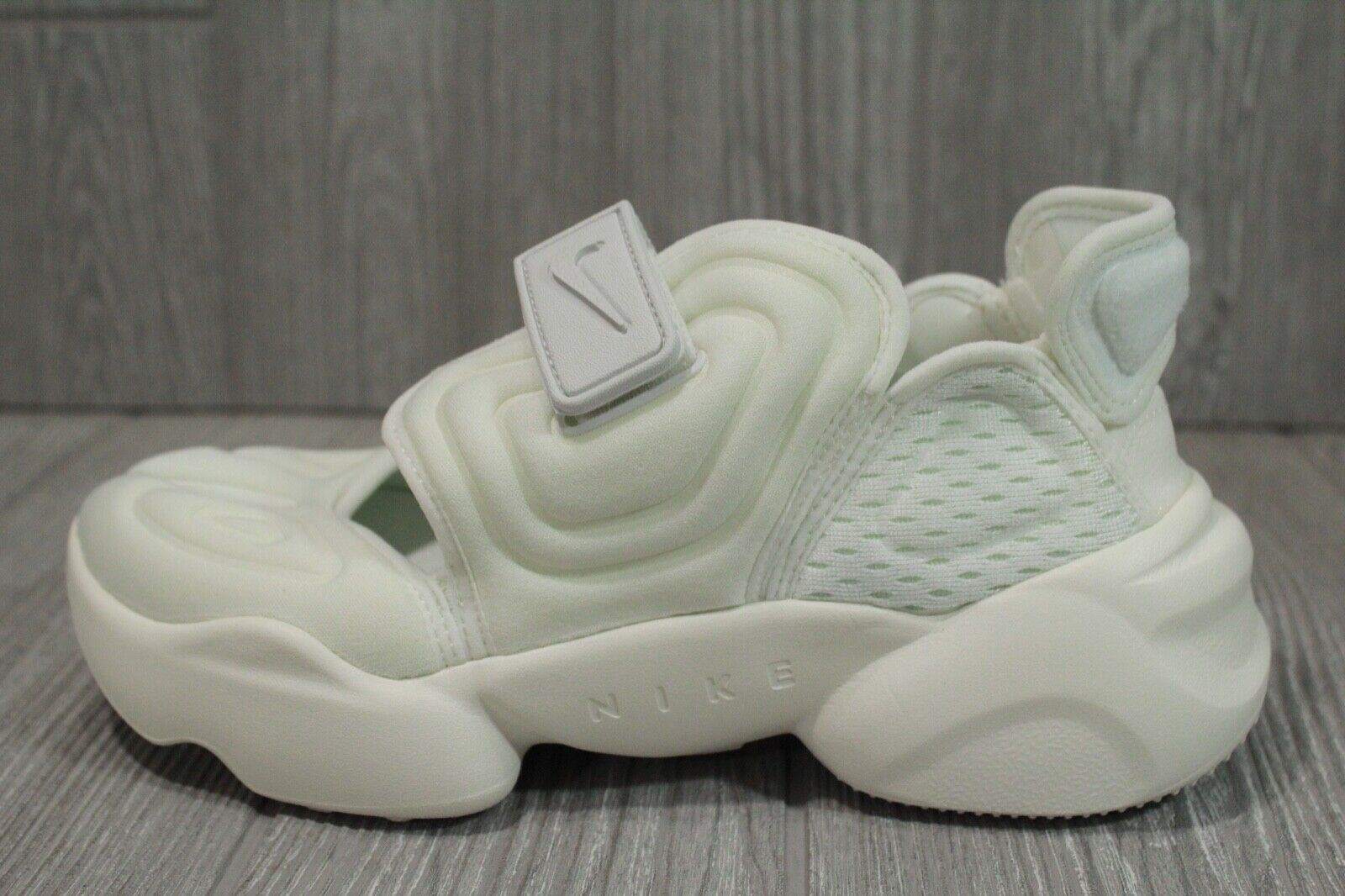 Womens Nike Aqua Rift Sail White Split Toe Sandals Shoes Womens Nike Aqua Rift Sail White Split Toe Sandals Shoes
