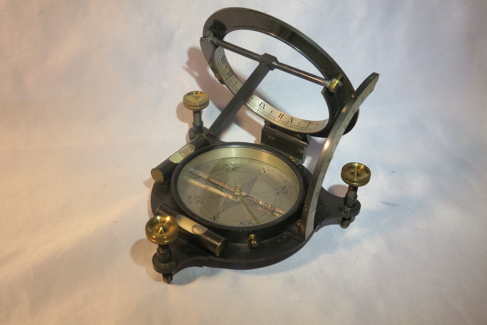 ANTIQUE SILVERED BRASS FRENCH BOXED EQUINOCTAL DIAL,Ca.1810