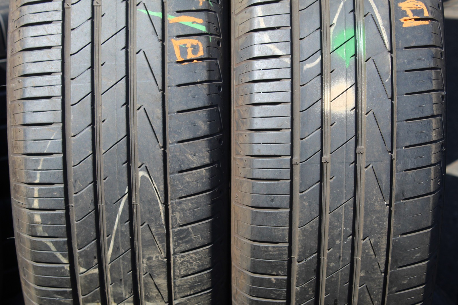 235 65 17 Hankook, Ventus S1 Evo 2 SUV, AO 104W x2 A Pair 6.0mm (F1_tyres) L3731