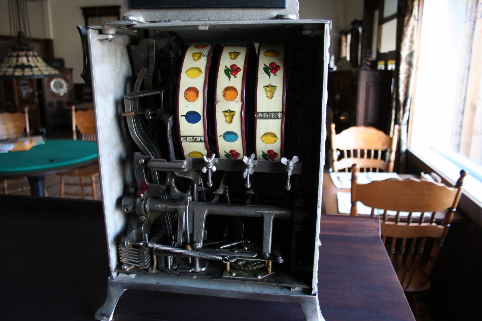 Mills Liberty Bell antique slot machine        caille watling fey operators bell