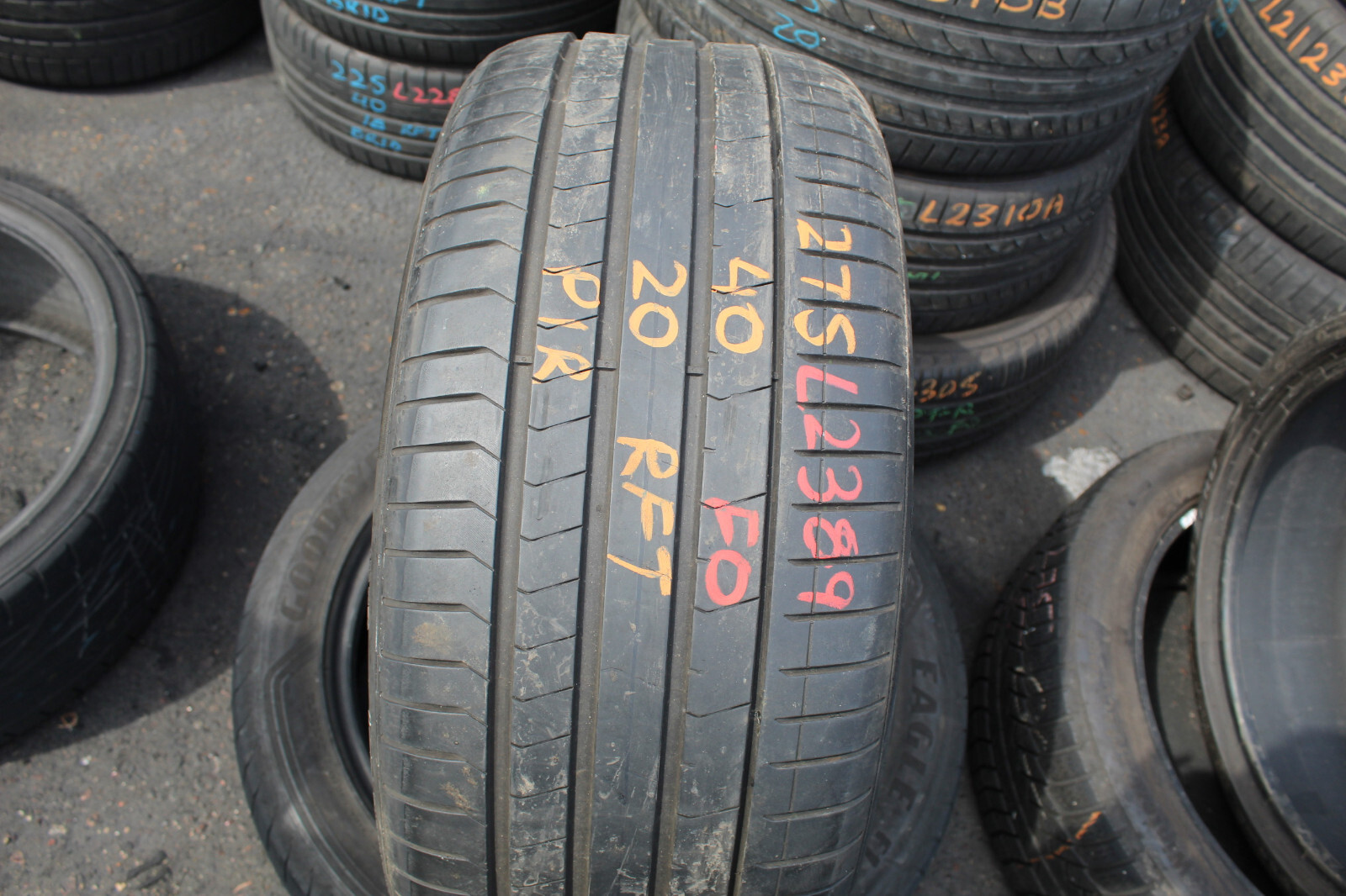 275 40 20 Pirelli, RunFlat, XL, 106W, x1 Single, 5.5mm (f1_tyres) FO L2389