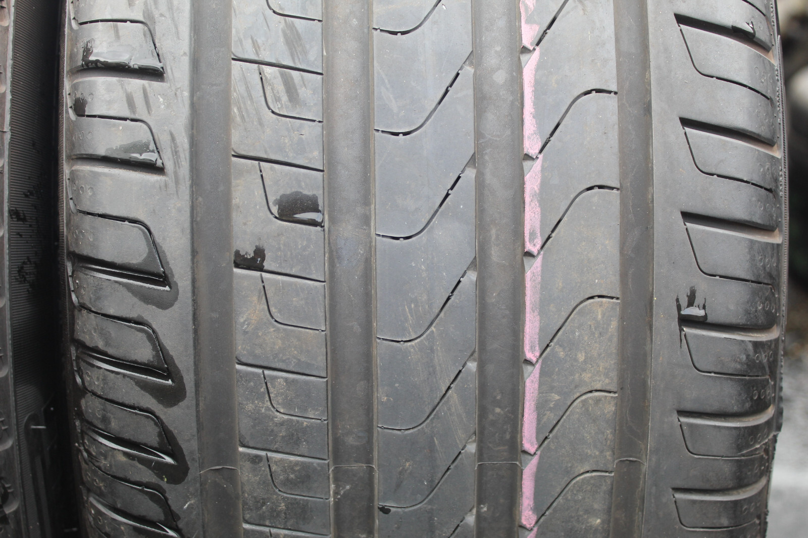 275 40 18 Pirelli, RunFlat, MOE, 99Y, x2 A Pair 6.1mm (F1_tyres) L3398