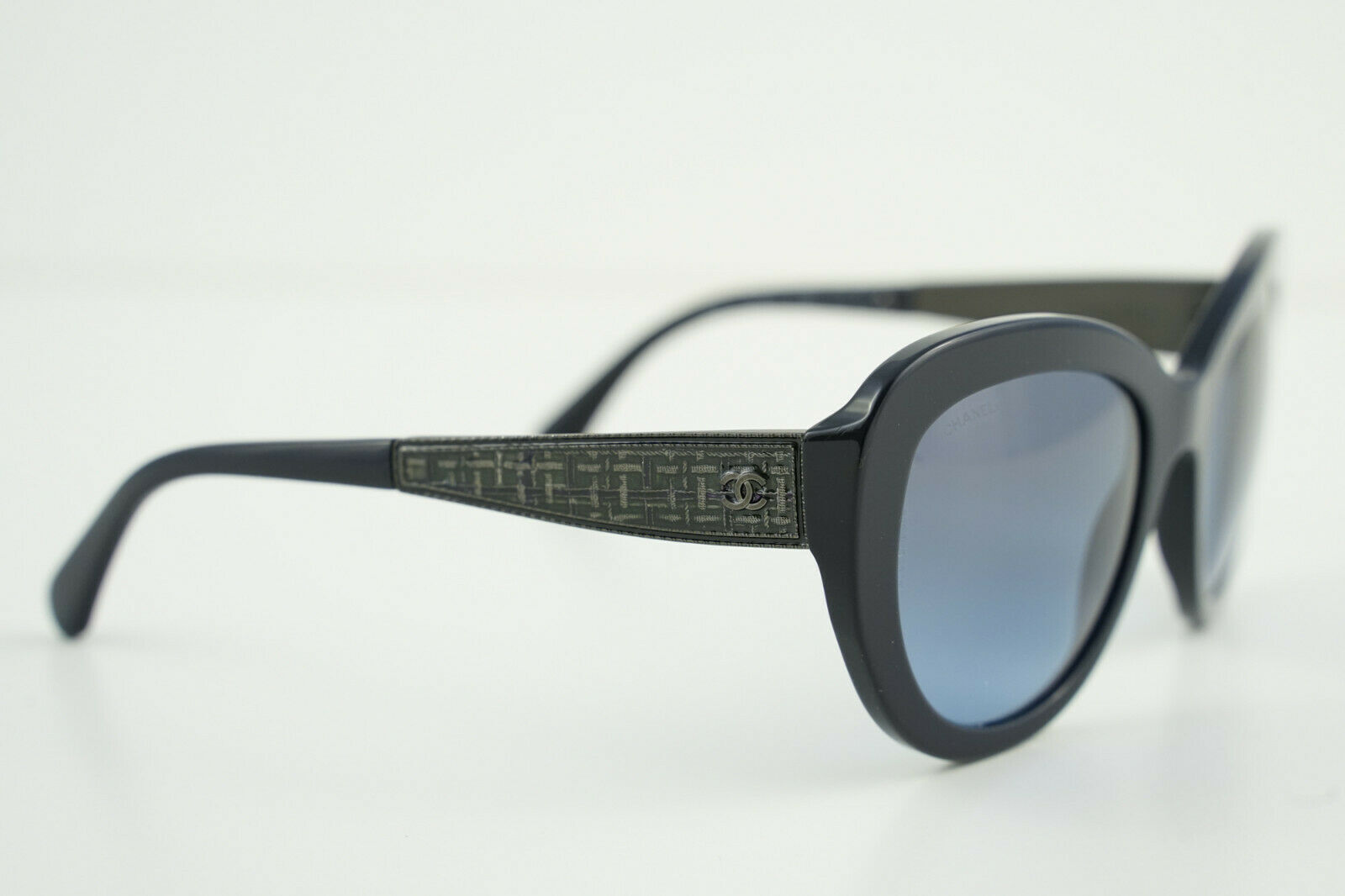 【美品】CHANEL Vintage sunglasses matelasse s-l400.jpg