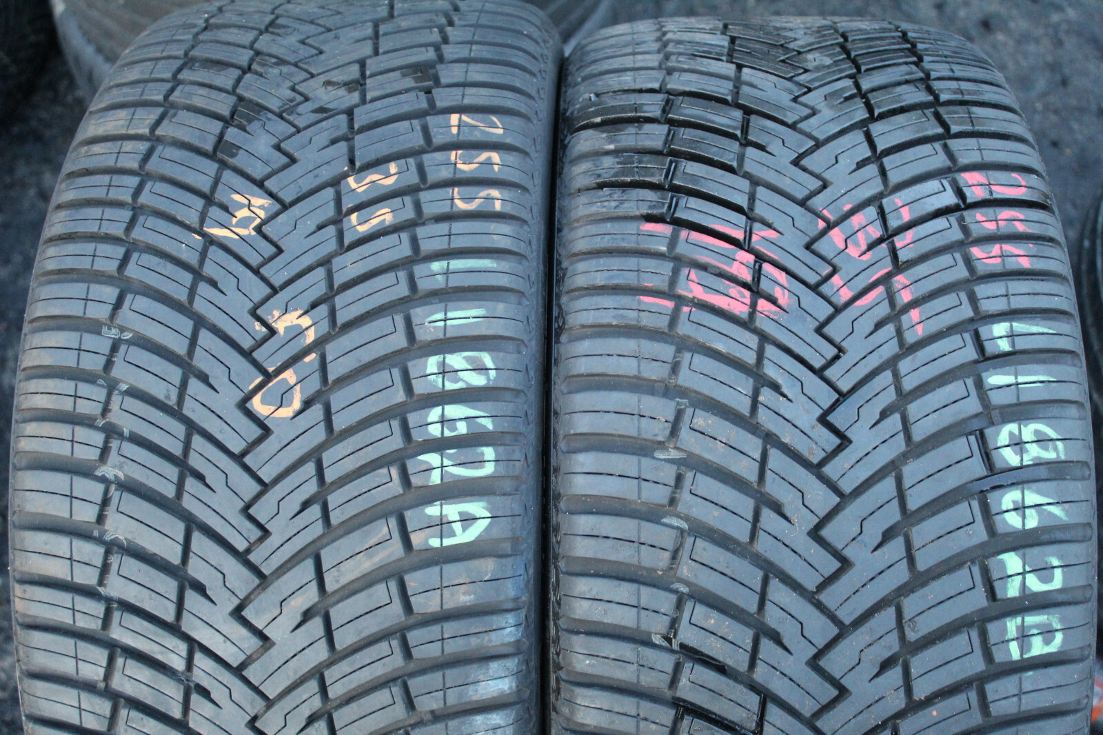 255 35 19 Pirelli, Cinturato, XL M+S, 98V, x2 A Pair, 7.4mm (f1_tyres) FO L1862