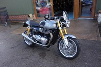 Triumph Thruxton 1200 Roadster/Retro Petrol Manual Euro 4 (98 ps) 2017/17