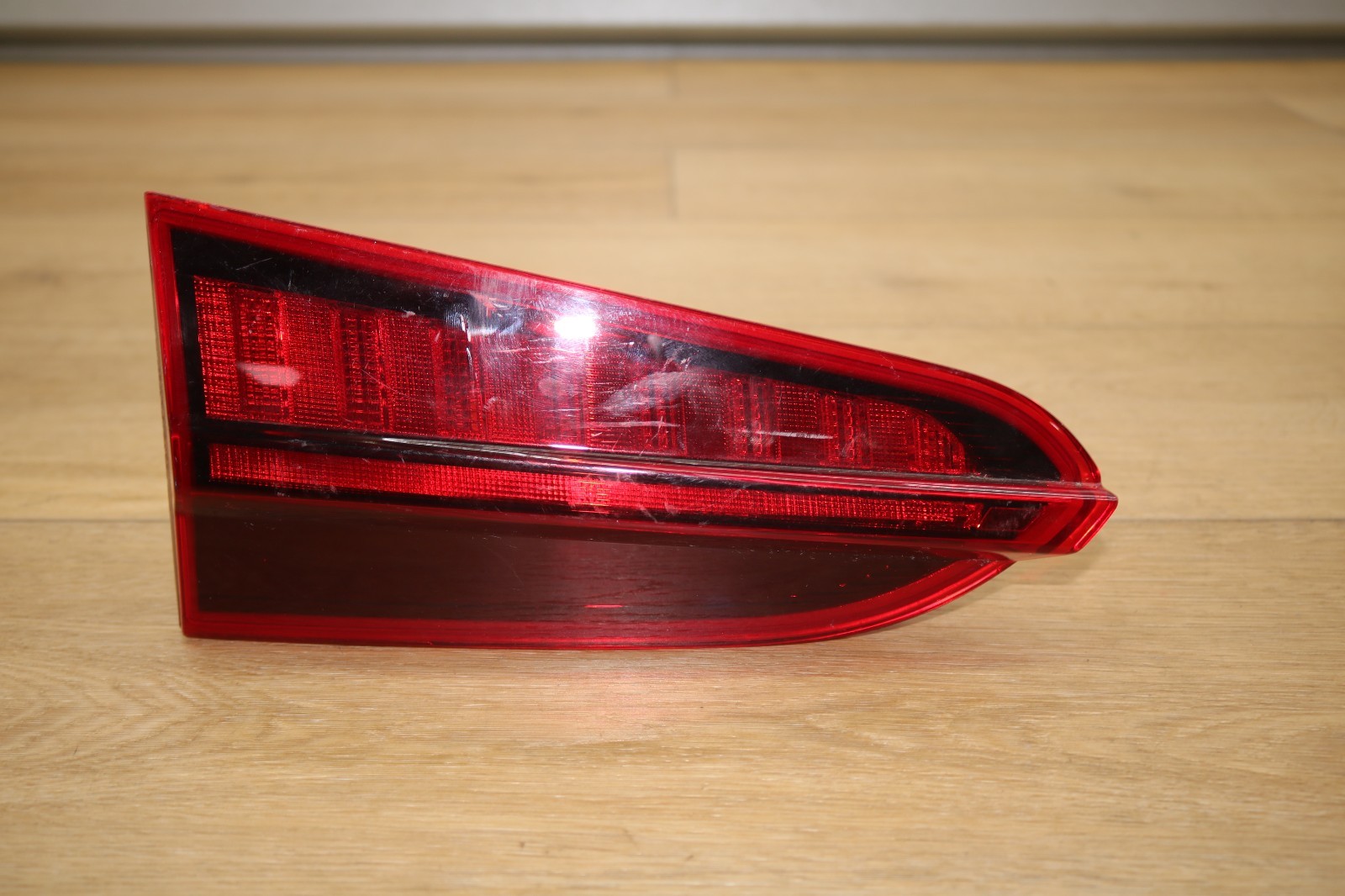 2021-2023 HYUNDAI SANTA FE LEFT SIDE HALOGEN TAIL LIGHT (OEM)
