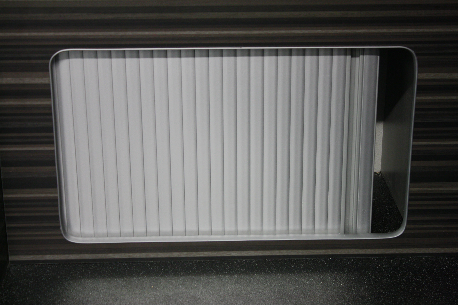 500 x 600mm Campervan/Motorhome Tambour Doors,Silver Sliding Roller