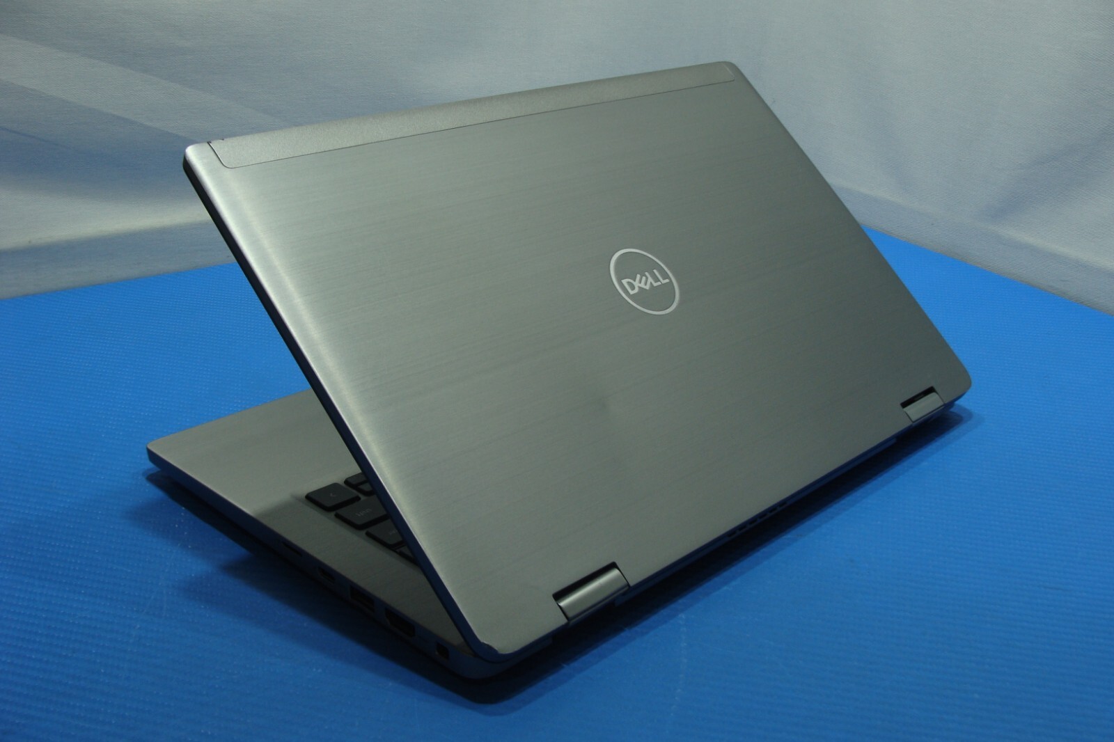Dell Latitude 7320 13.3" FHD Touch i7-1185G7 16GB RAM 256GB SSD Win 11 Pro - Thumbnail 3