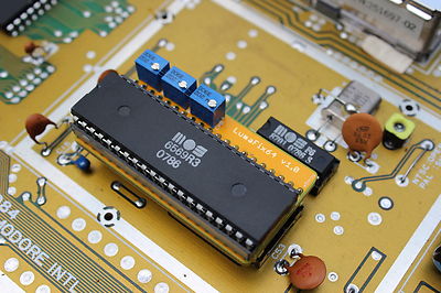 C64 LumaFix64 for Commodore 64 - Fix S-video image problems on your C64 - -[F03]