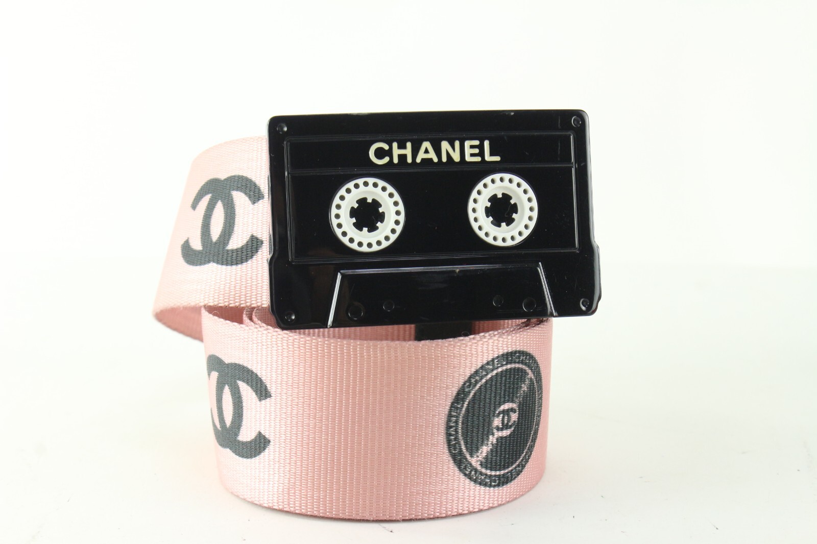 CHANEL/シャネル 2004 カセット テープ ピンク ベルト f_073 CHANEL/シャネル 2004 カセット テープ ピンク ベルト f_073