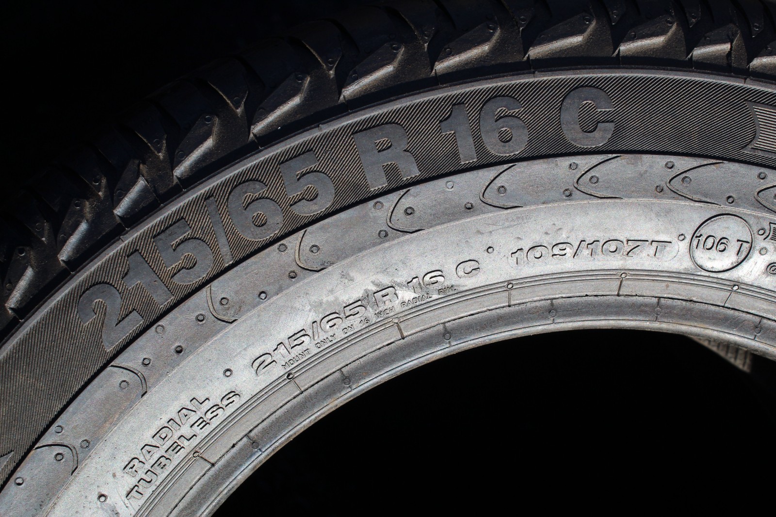 New 215 65 16C Continental, Vanco 2, 109/107T, x1 Tyre (F1_tyres) L3838