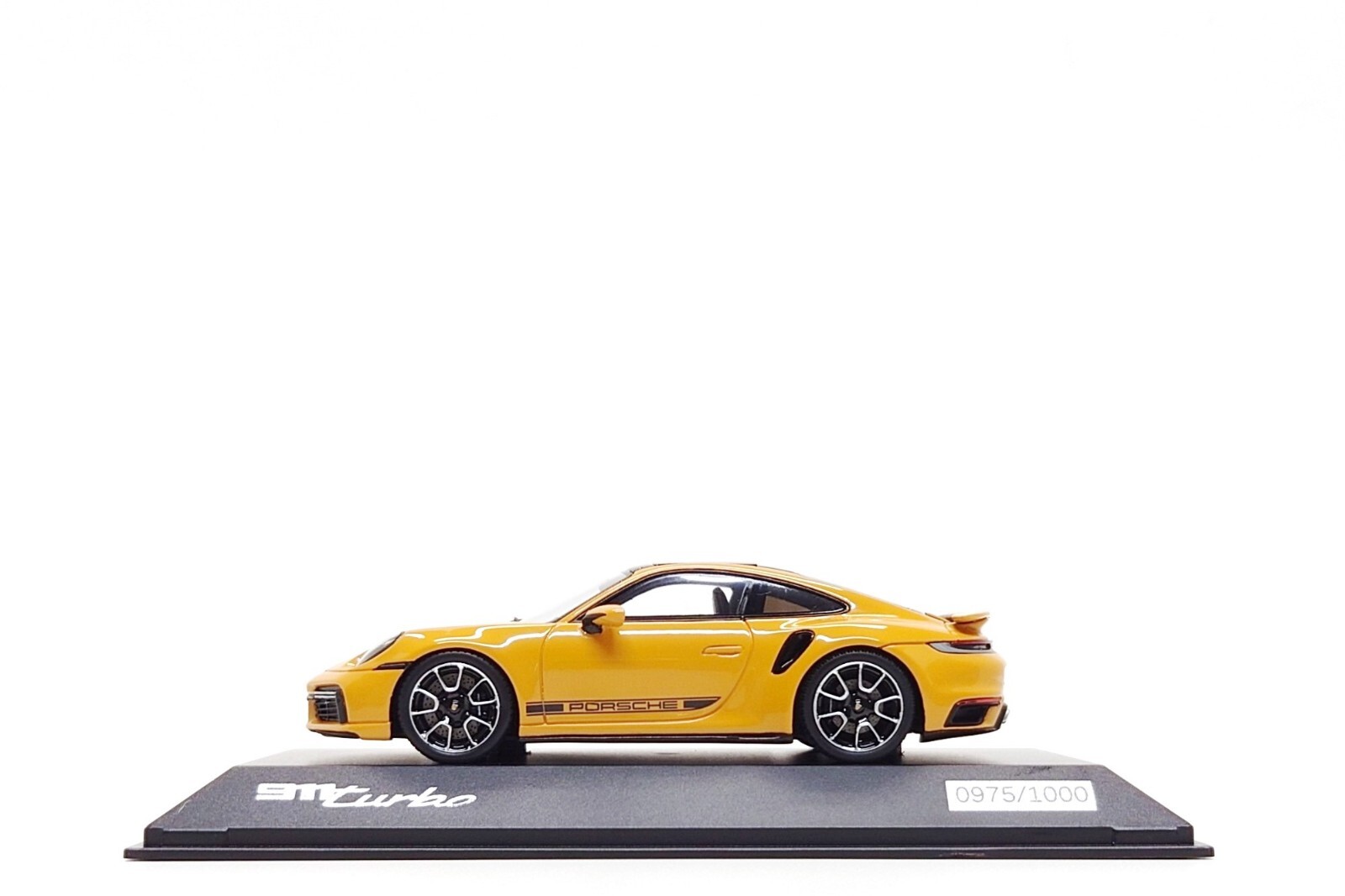 Spark 1:43 Porsche 911 Turbo (992) in Bahama Yellow (Dealer Spark 1:43 Porsche 911 Turbo (992) in Bahama Yellow (Dealer