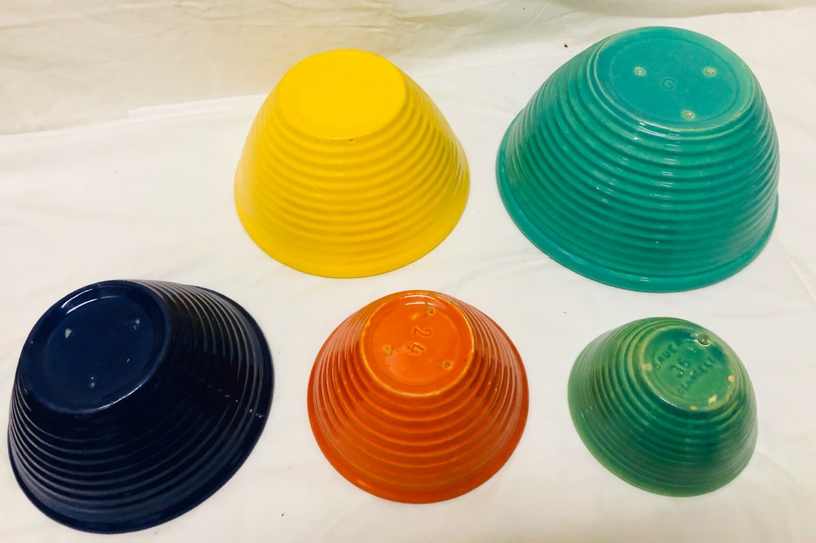 Vintage 1940's Bauer Ringware Nesting Mixing Bowls Set of 5
