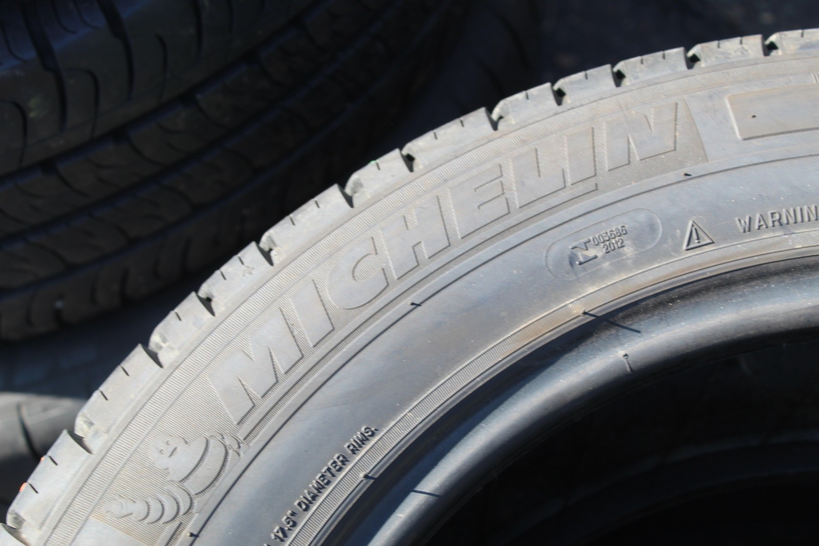 215 60 17C Michelin, Agilis, 104/102H x1 Single Tyre 7.0mm (F1_tyres) L3733