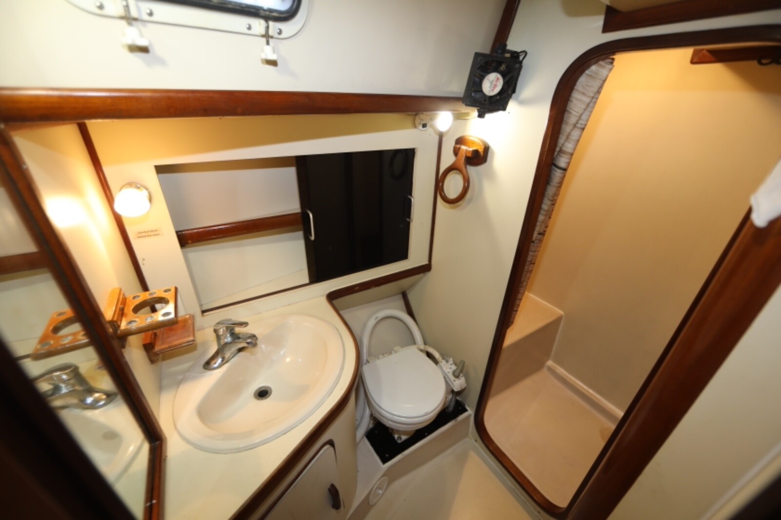 1986 Gulfstar 45 Hirsch ready for summer