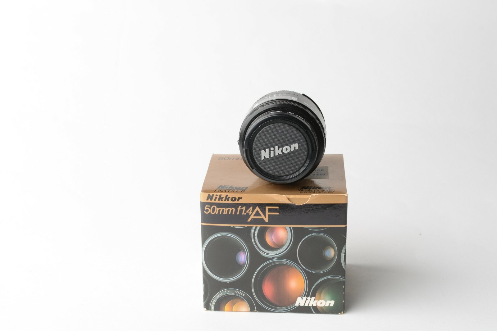 Nikon NIKKOR 50mm F/1.4 AF Lens